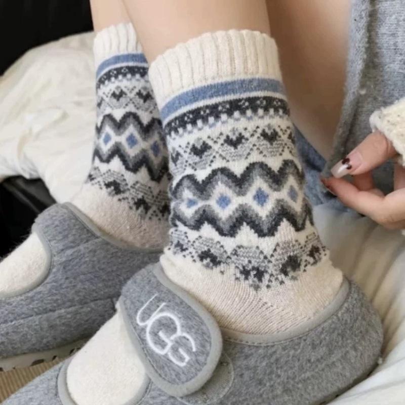 

Female Autumn and Winter Warm and Thick Vintage Wool in The Tube Socks 1 pair