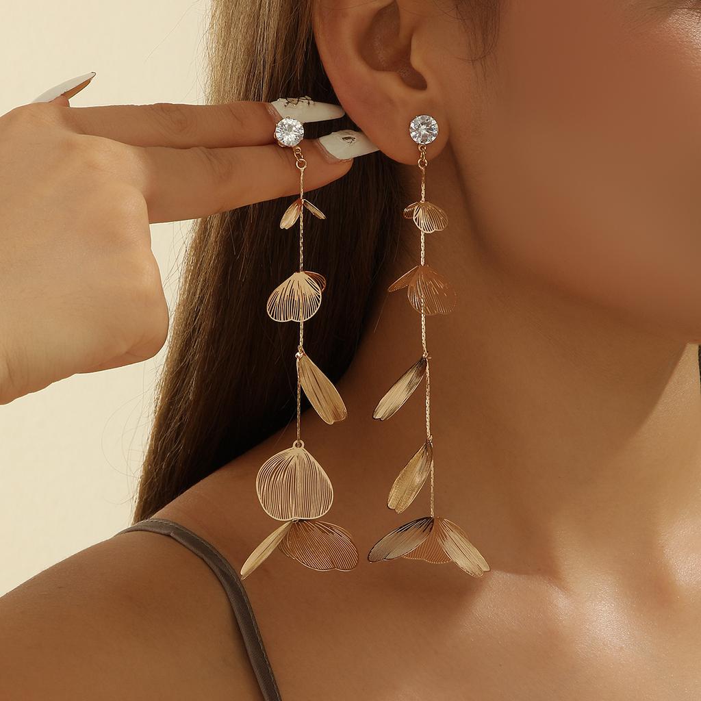 Metal Engraving Crow's Feet Imitation Pearl Chain Blowing In The Wind European and American Women's Earrings