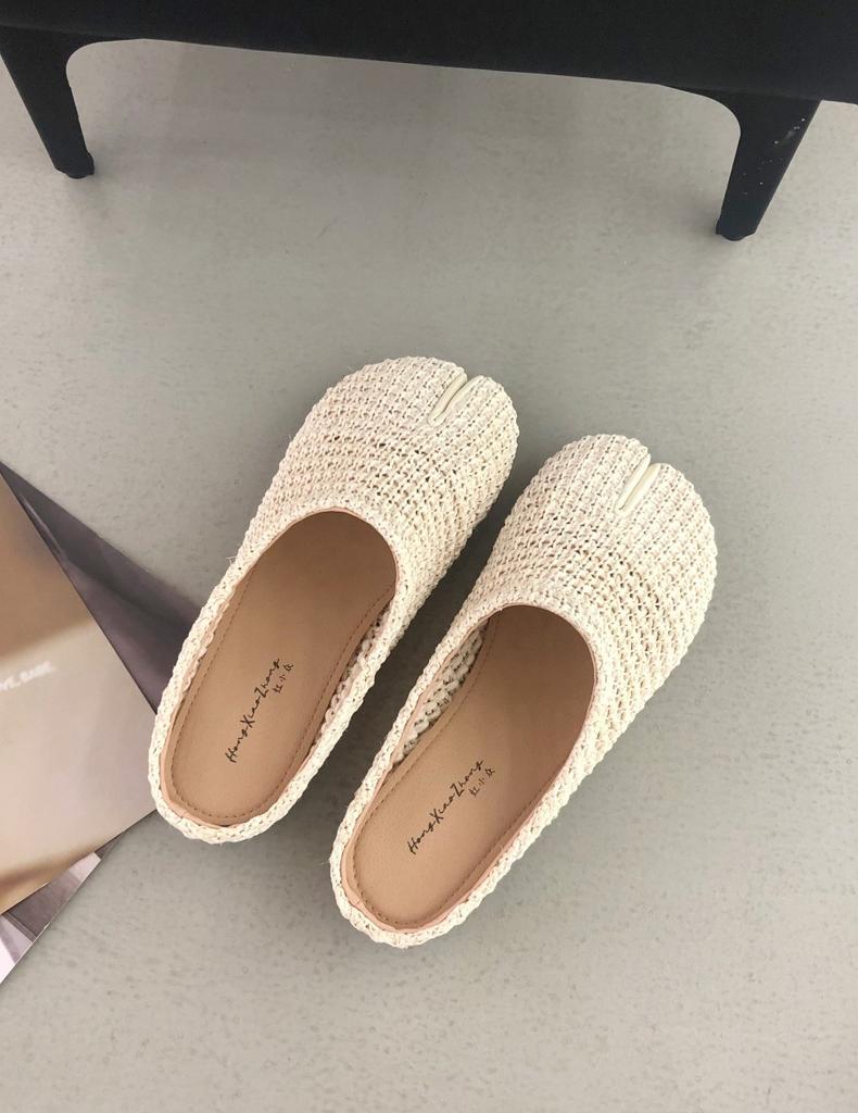 Korean version of woven cool slippers for women to wear one pedal casual round head flat bottom empty Mill shoes comfortable bag head half drag