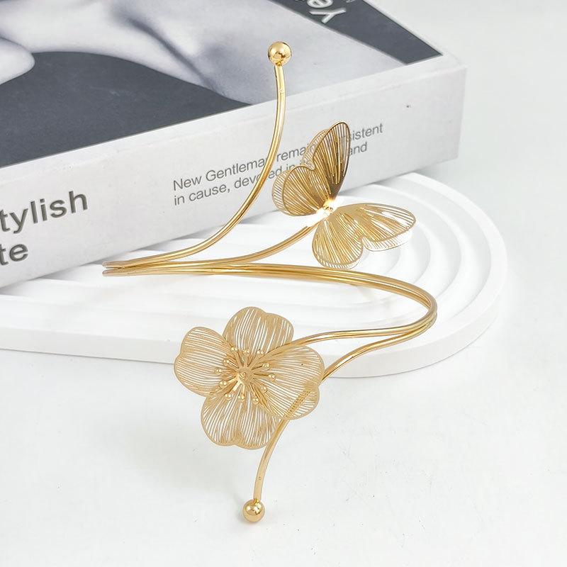 Luxurious Geometric Open Flower Butterfly Armband Women'S