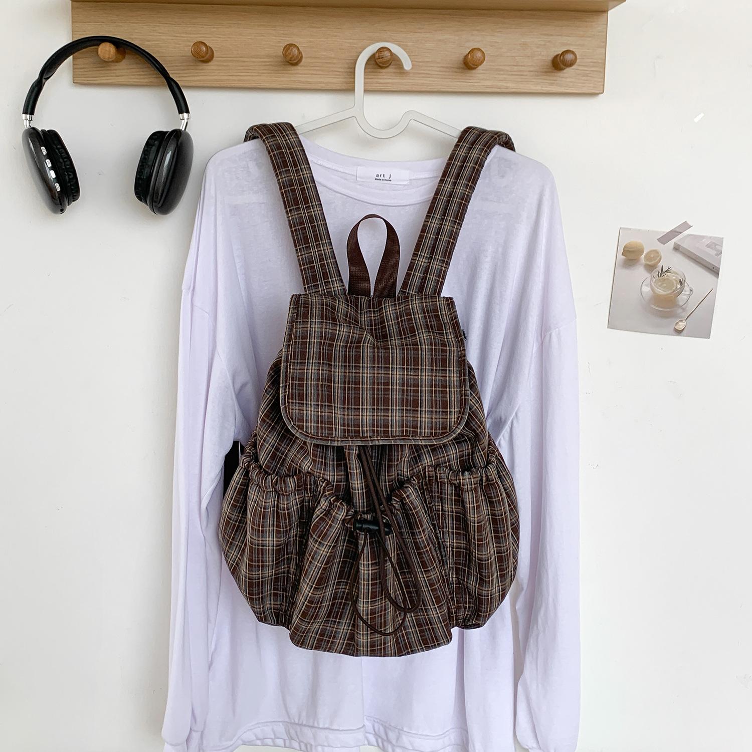 

Korean Version Autumn New Casual Artistic Plaid Women s Backpack with High-end Feel and Versatile College Commuting Backpack темно-коричневого кольору