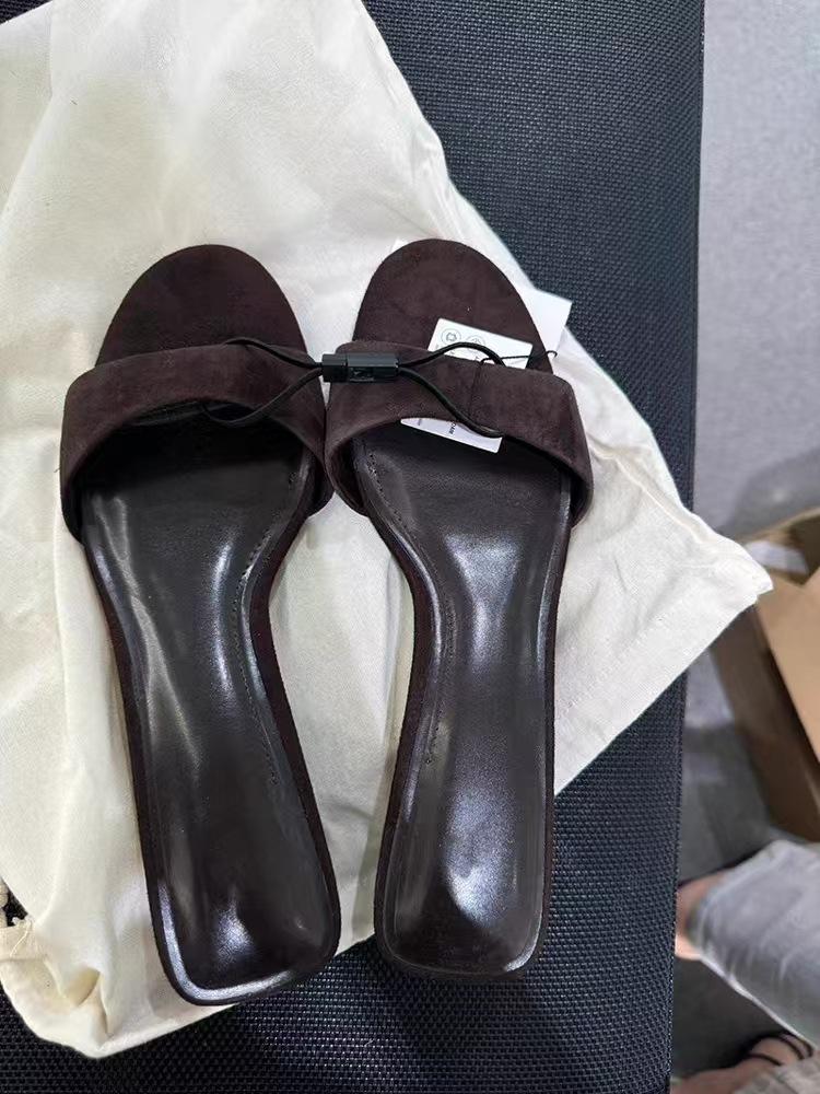 

Красивые замшевые тапочки-клинья с текстурой дерева для женской летней обуви 2025 новые французские сандалии тапочки-полтора слова 40 темно-коричневого