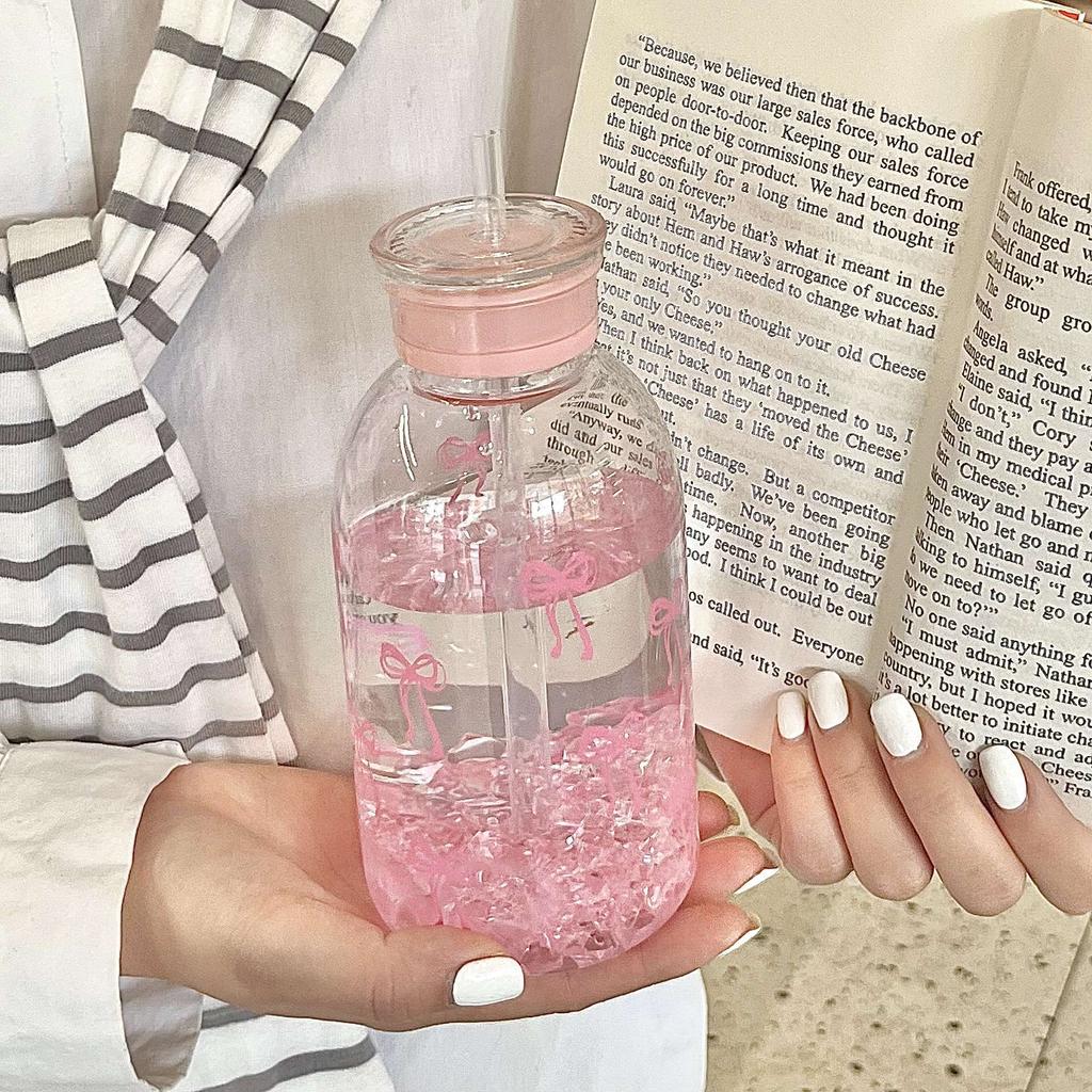 600ML Roztomilá láhev na vodu z plastu s mašlí Neprosakující hrnek na džus Přenosný hrnek na mléko a kávu Venkovní hrnek na pití vody Kuchyňské hrnky na vodu