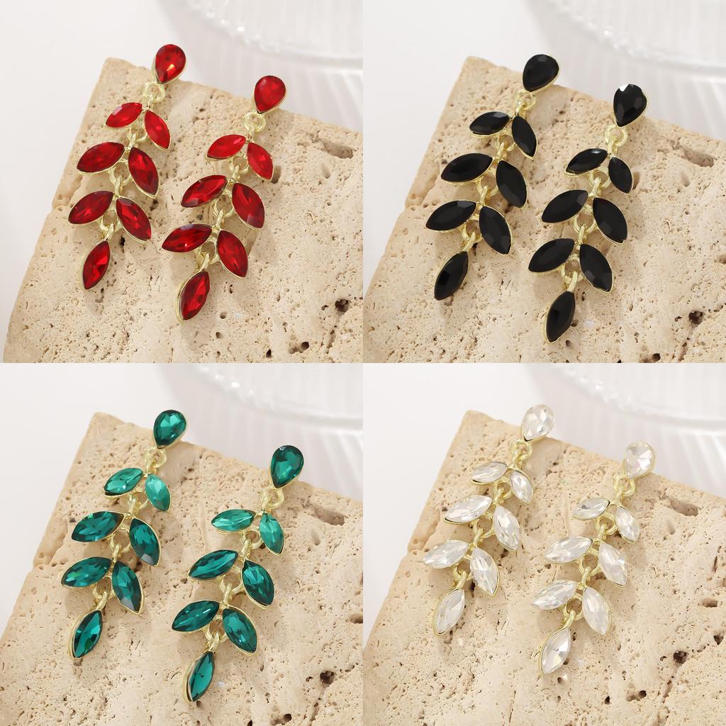 Alloy Leaf Pendant Long Earrings With Fashionable Design For Womens Party And Wedding