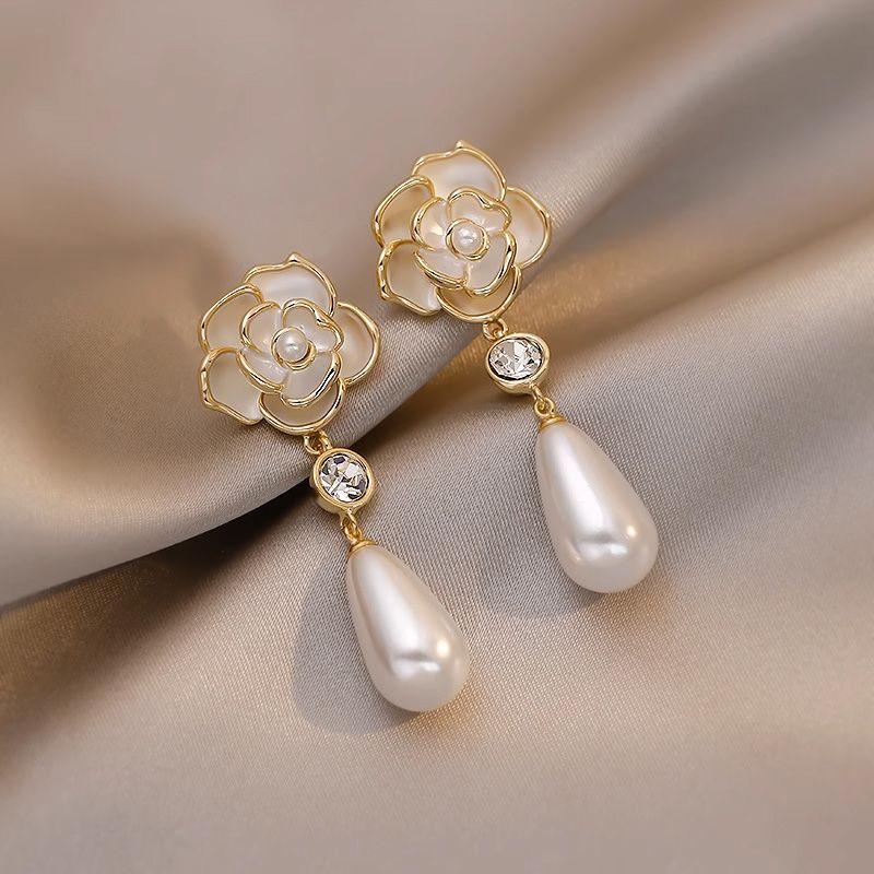 

Niche Style Female Fancy Best Selling Unique Eardrops Flowers Camellia Water Drop Pearl