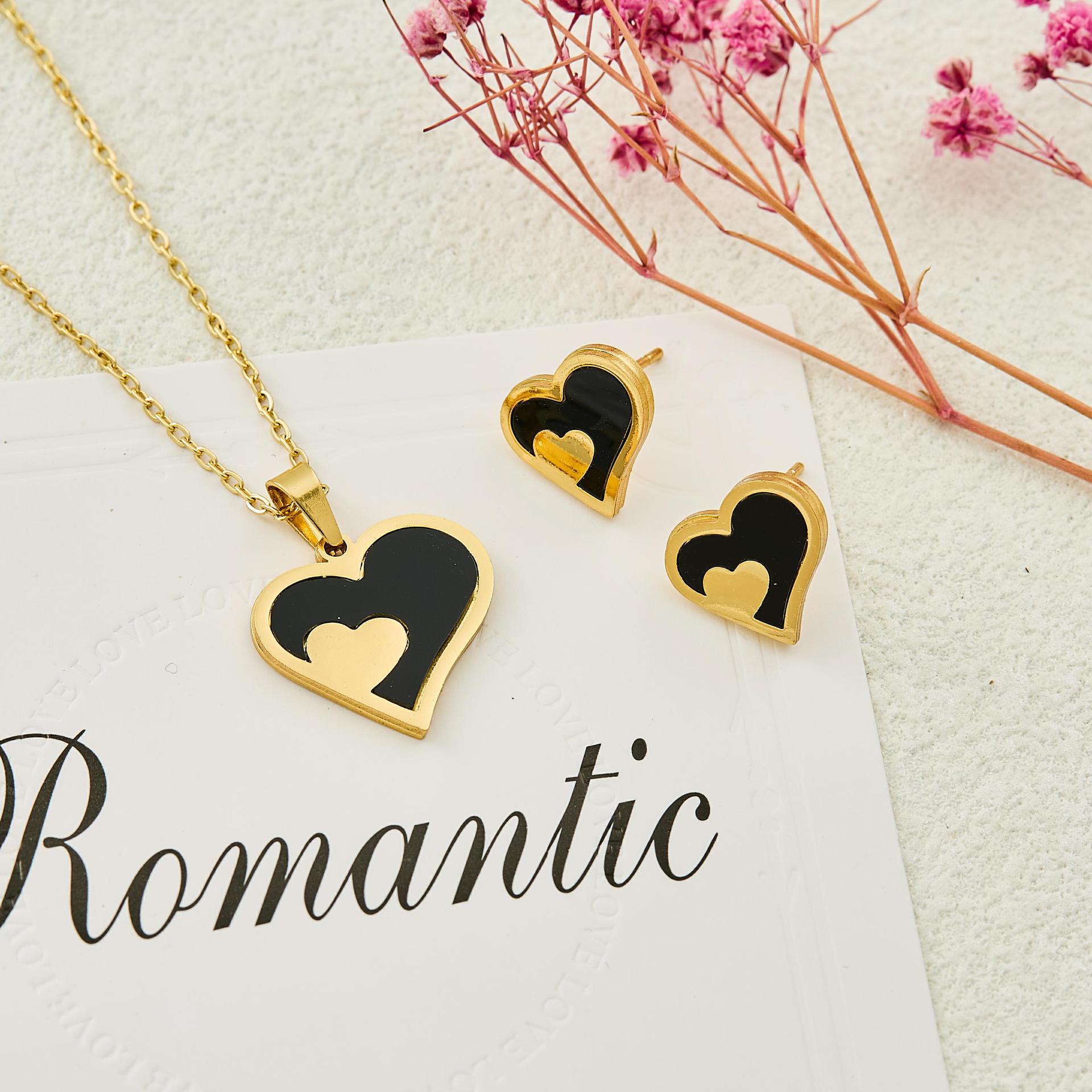 Минималистичный набор эмалированных ожерелий в форме сердца для женщин