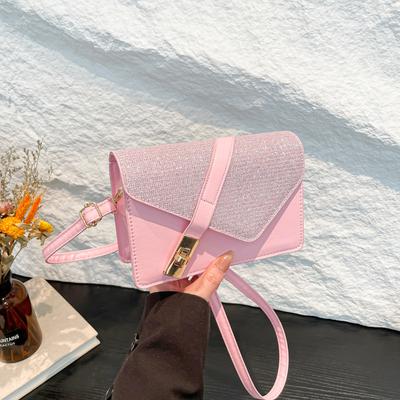 High Value and Versatile Ins Messenger Bag Women's 2025 New Fashionable Geometric Bag Cover Design Lock Small Square Bag