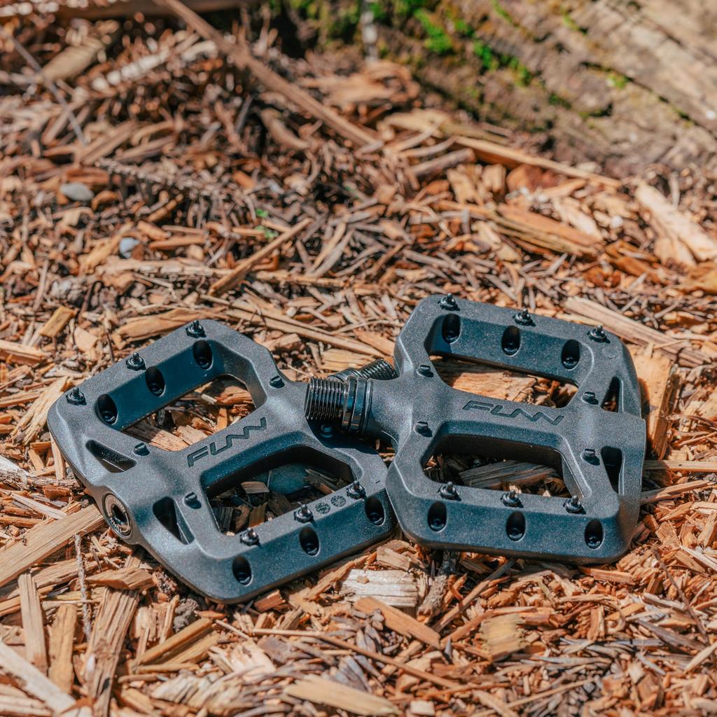 Funn Taipan S Fiberglass-Reinforced Thermoplastic Bicycle Pedals - 9/16" CrMo Axle with Anti-Slip Pins for MTB, BMX, Urban, and Gravel Riding (Black)