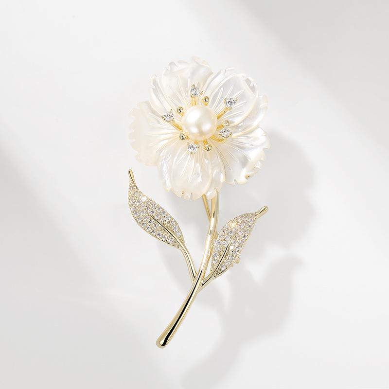 Bo Xin Yun Elegant Sea Shell & Freshwater Pearl Flower Brooch