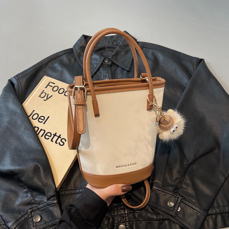 This Year's Popular Bucket Bag Women's 2025 New Fashion Foreign Style Messenger Bag Going Out Portable Small Bag