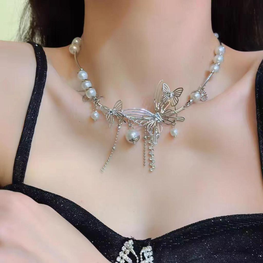 2025 High-End Gothic Punk Necklace: Y2K Dark Style Clavicle Chain for Women