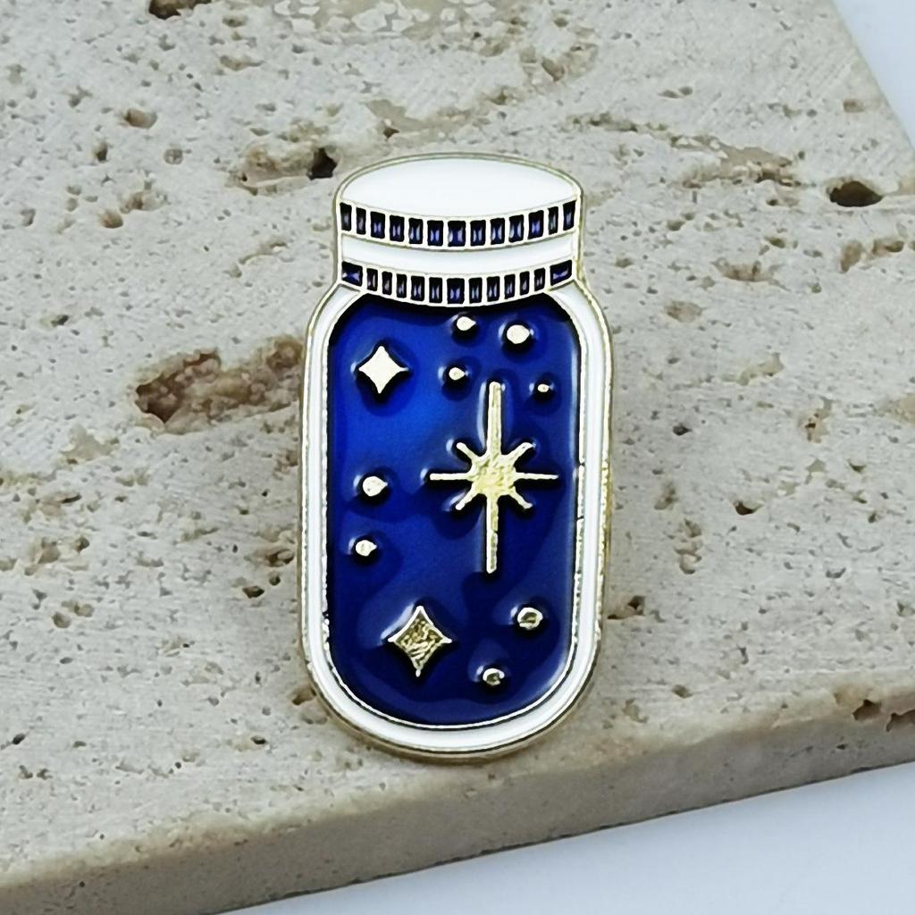 Creative Starry Sky Wish Bottle Brooch - Cartoon Metal Badge for Clothing & Backpack Accessories