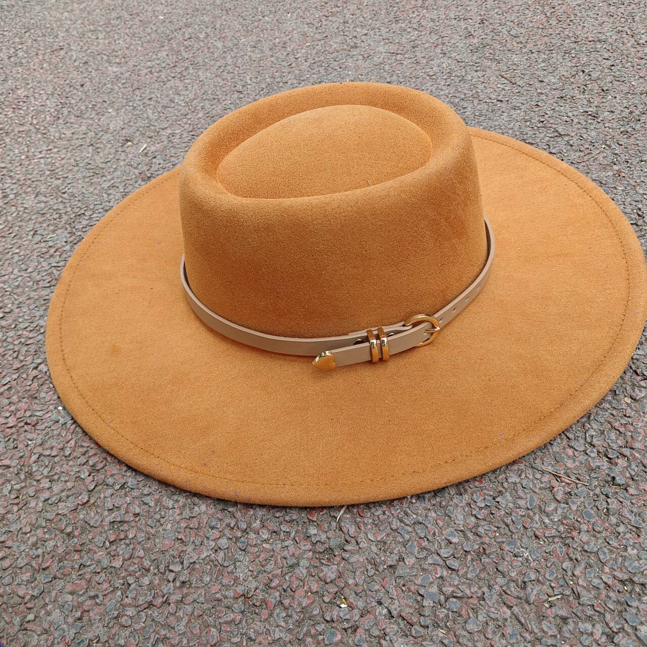 Pork Pie Hut Nubuklederhut Fedora Hut 9,5 cm Neuer Materialgürtel Zubehör Hut Herrenhut Damenhut Gorras Para Hombres 56 -58cm brown