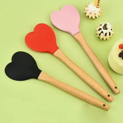 Valentinstag-Geschenkset: Herzförmige Silikonspatel mit Holzgriff, Kratzfest & Leicht zu Reinigen für Backliebhaber