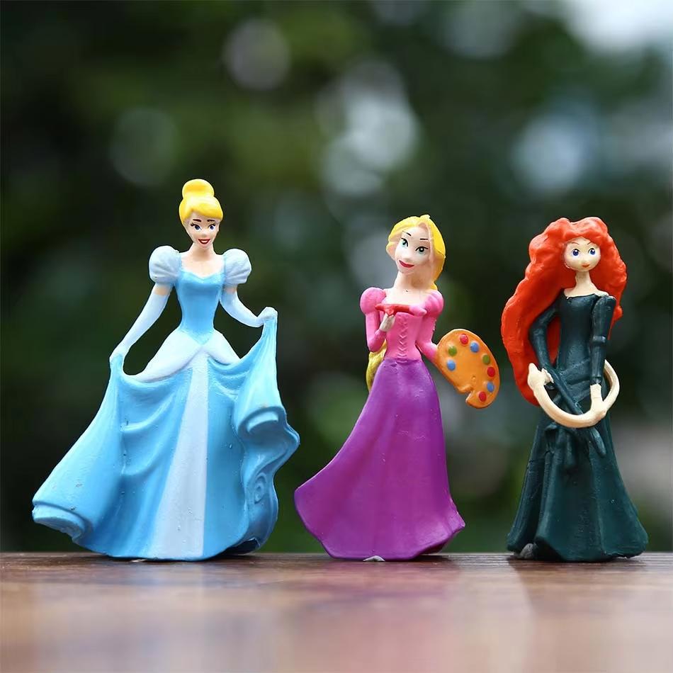 MINISO 10PCS/1st Escape Princess Style Snow White Cinderella Mermaid Sleeping Beauty PVC Model Small Decorations Children's Gifts