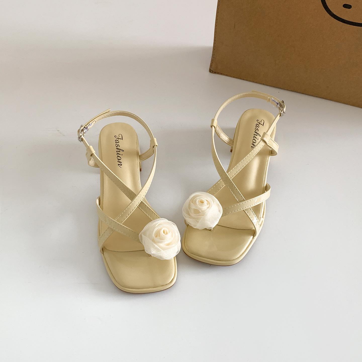 

White fairy style thick heel heel heightened toe sandals women s 2025 new summer wear with skirt French cool slippers 39 жёлтый