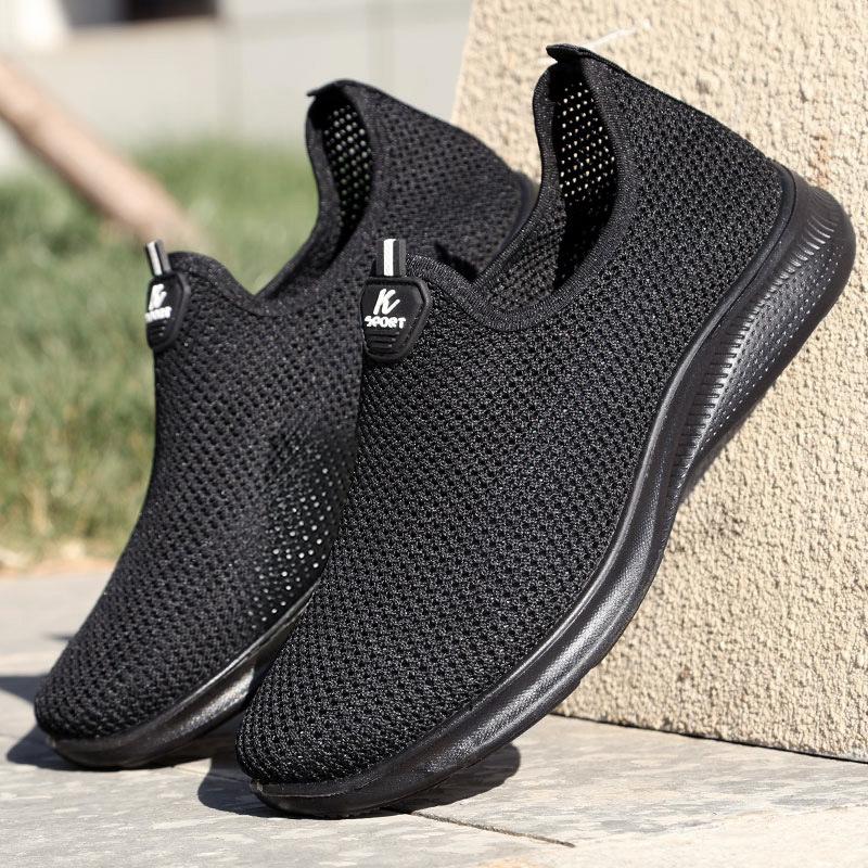 Leichte, atmungsaktive Slip-On-Schuhe aus Mesh für Männer, für mittleres und älteres Alter, modisch und lässig.