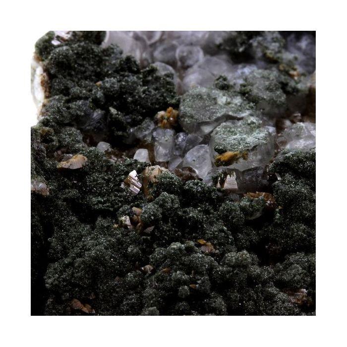 Anatase, Calcite, Chlorite 663.5 carats