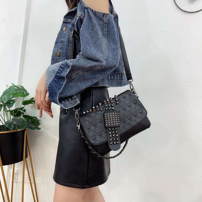 Fashion Women's Bag Embossed Rivet Black Skull Shoulder Bag Women's Casual Trend Oblique Span Women's Bag Versatile