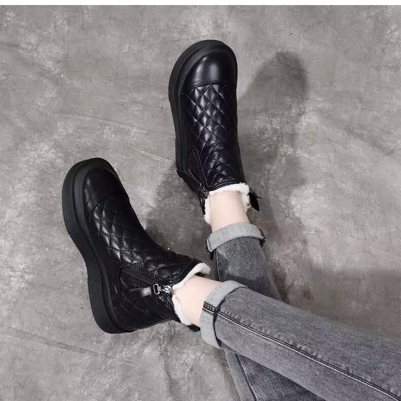 Winter new fashionable versatile snow boots women's waterproof thickened velvet 2025 cold-proof Northeast warm non-slip snow boots
