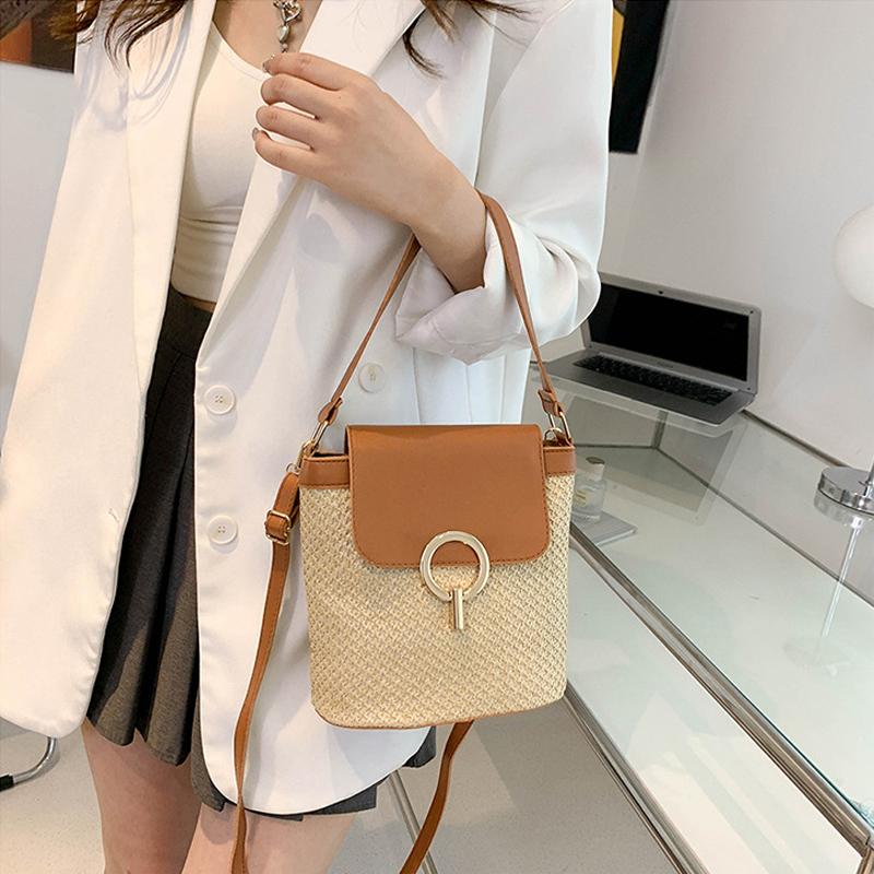 Malá slaměná taška kbelík pro ženy letní crossbody tašky ratanová plážová dámská cestovní kabelka a taška přes rameno