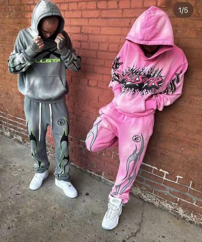 Retro mikina Hellstars s ručně malovaným graffiti - Trendy design s odlupující se barvou a barvením blátem