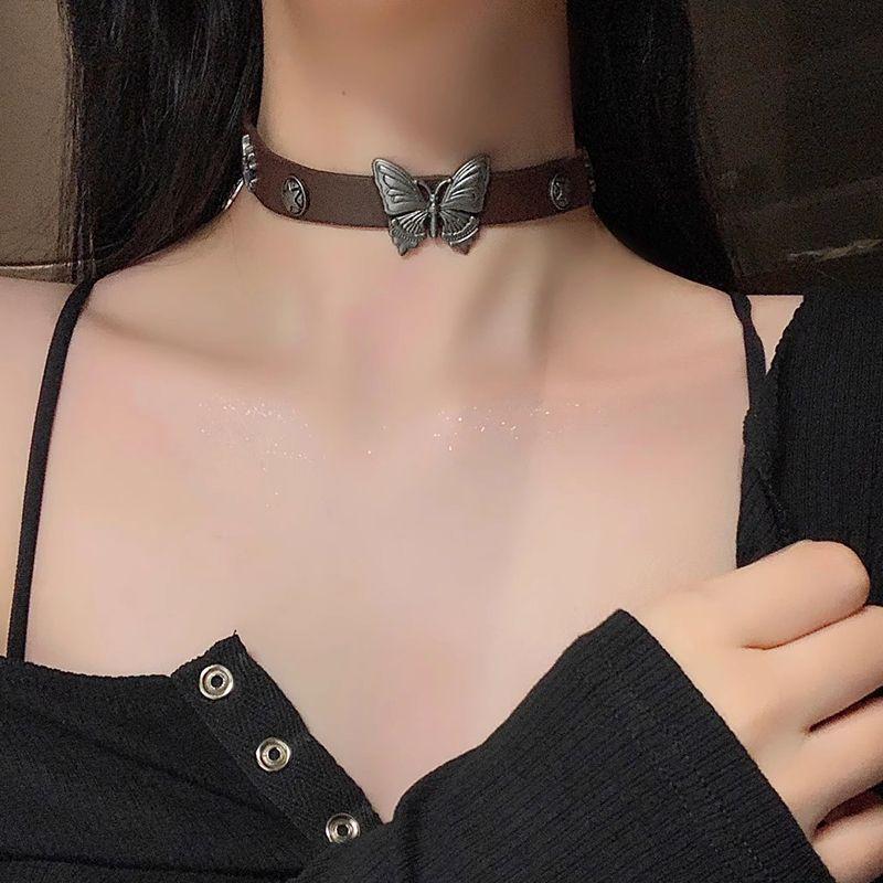 

Трендовое женское кожаное колье-чокер со строчкой в виде букв - Легкая роскошь и Крутой стиль Цепочка на ключицу Аксессуар для горячей девушки.