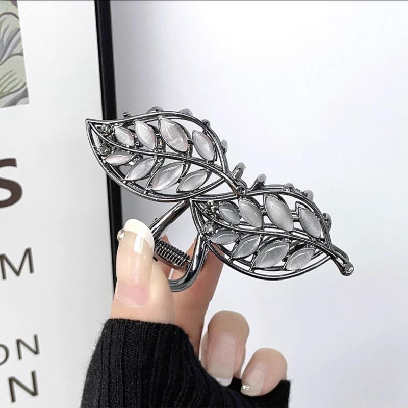 

1pc Elegant Leaf Shaped Hair Claw Rhinestone Designs Perfect Nature Inspired Styles Daily Looks Glamorous Hair Accessories