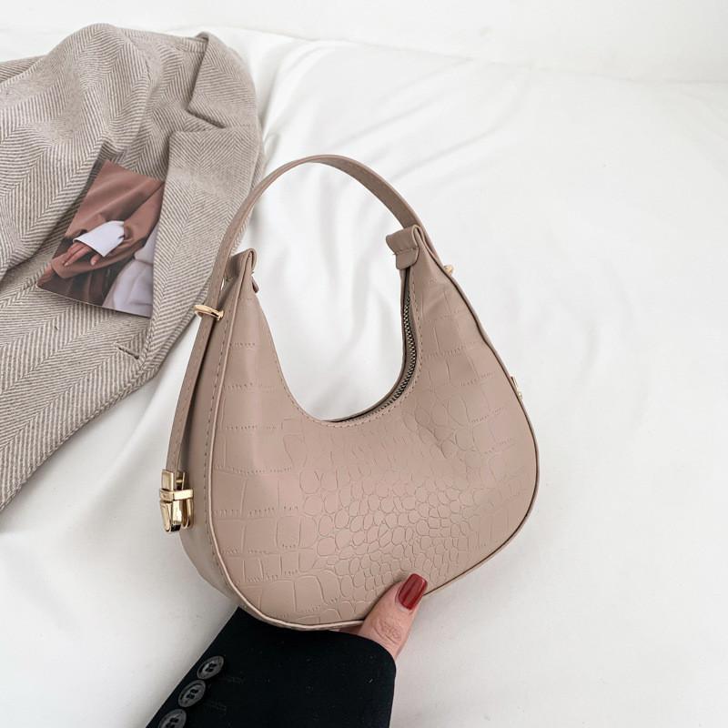Stylish Casual Shoulder Bag Women 2023 Spring New Minimalist Crescent Bag Street Fashion Small Square Bag