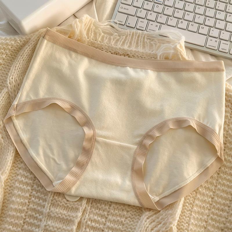 Plus Size Ladies Autumn and Winter Warm New Non Mark Mid Waist Briefs