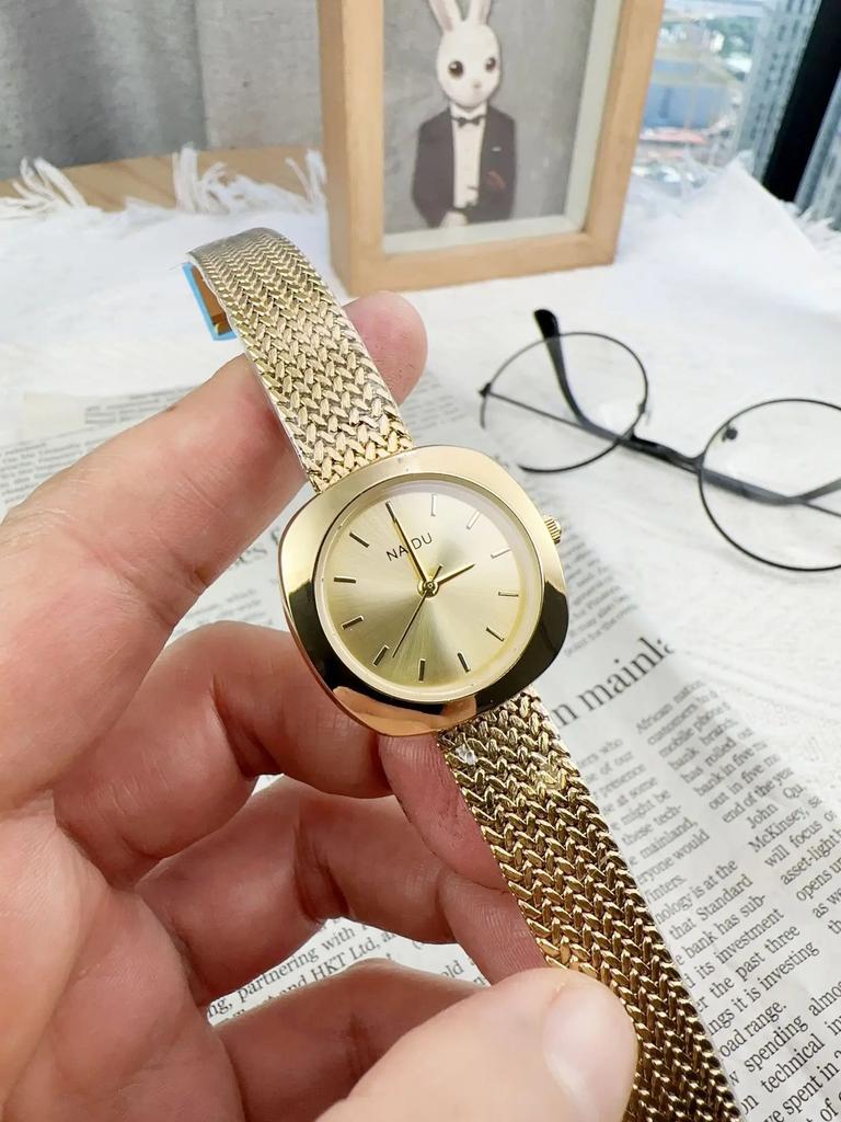 Fashion Women Watch Square Shaped Quartz Wristwatch Simple Roman Numerals Numbers Dial Women Gold Sliver Clock Relogio Feminino