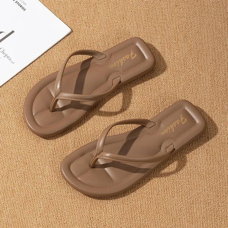 Fashion Summer Comfortable Beach Flip Flops for Women Lightweight Soft Sole Flat Slippers Woman Fashion Silver Clip Toe Outdoor Slides