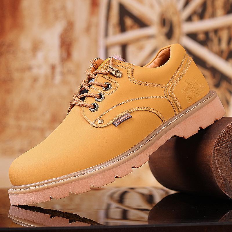 branded casual shoes