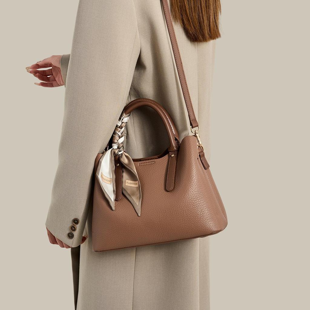 Mother's Day Caramel Large Capacity High-End Mom Handbag 2026