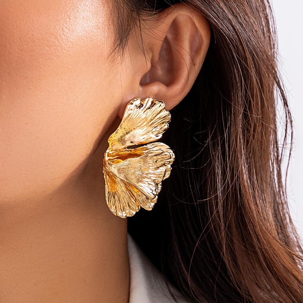 Personalized Liquid Fluid Metal Pleated Lotus Leaf Earrings, Niche Cold Wind Pearl Stud Earrings