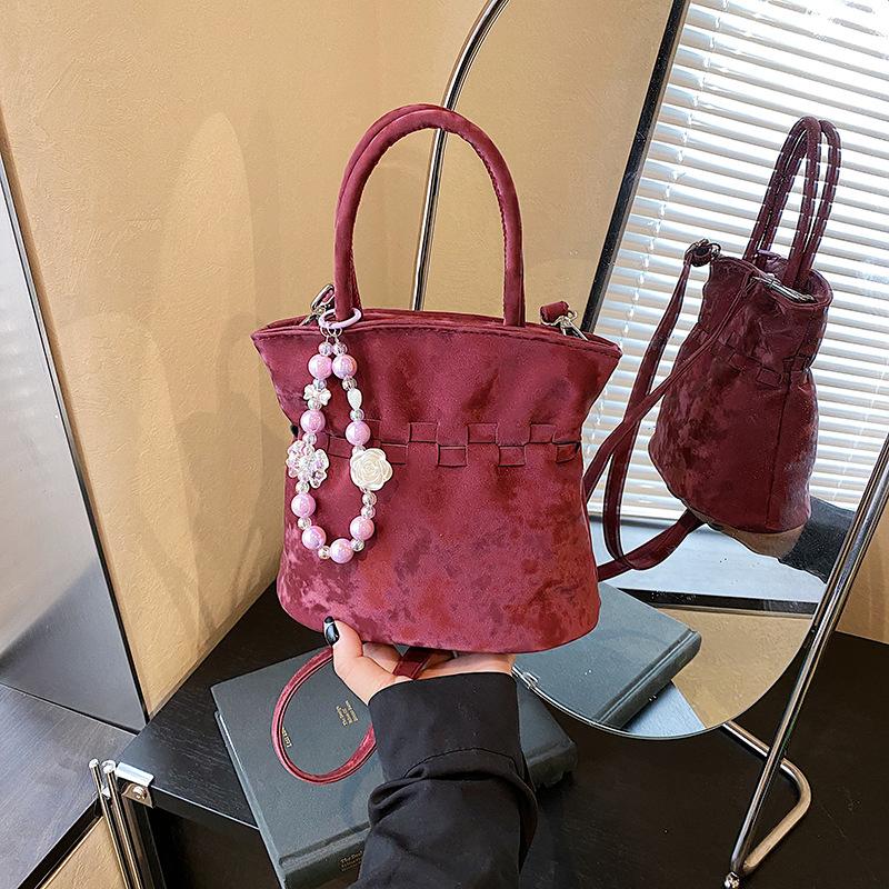 Niche Design Bag Women's New Fashion Shoulder Crossbody Bucket Bag High-end Commuter Handbag