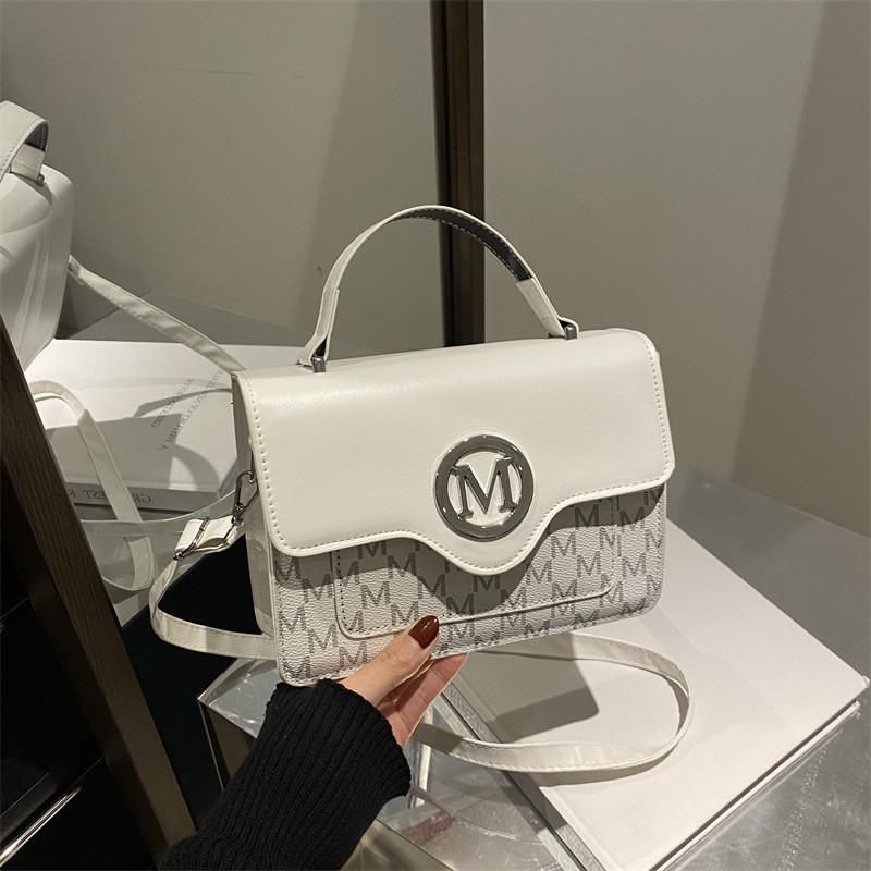 Letter Print Shoulder Bag Women Small Bag With Flap Closure For Daily Use Casual