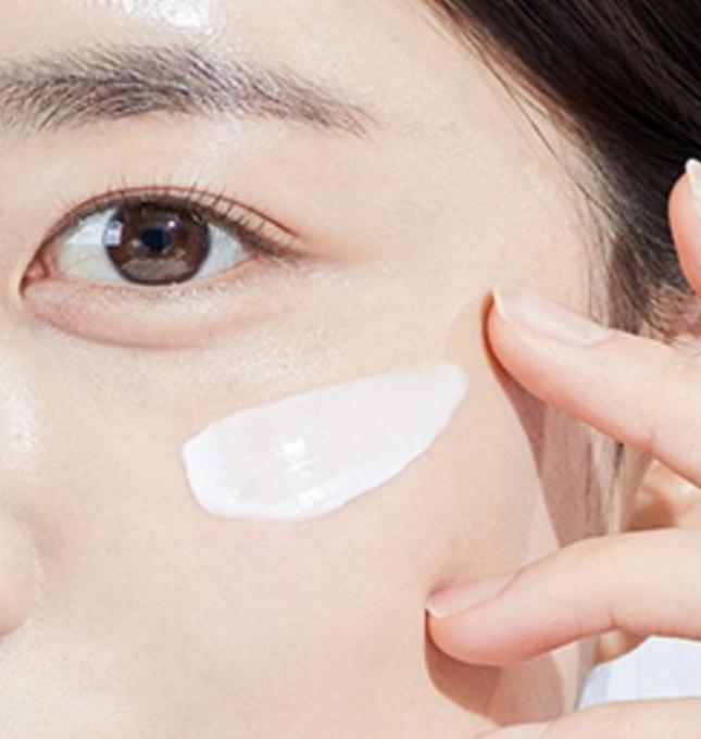 Aufhellende Punktpflege-Creme für reine & ebenmäßige Haut