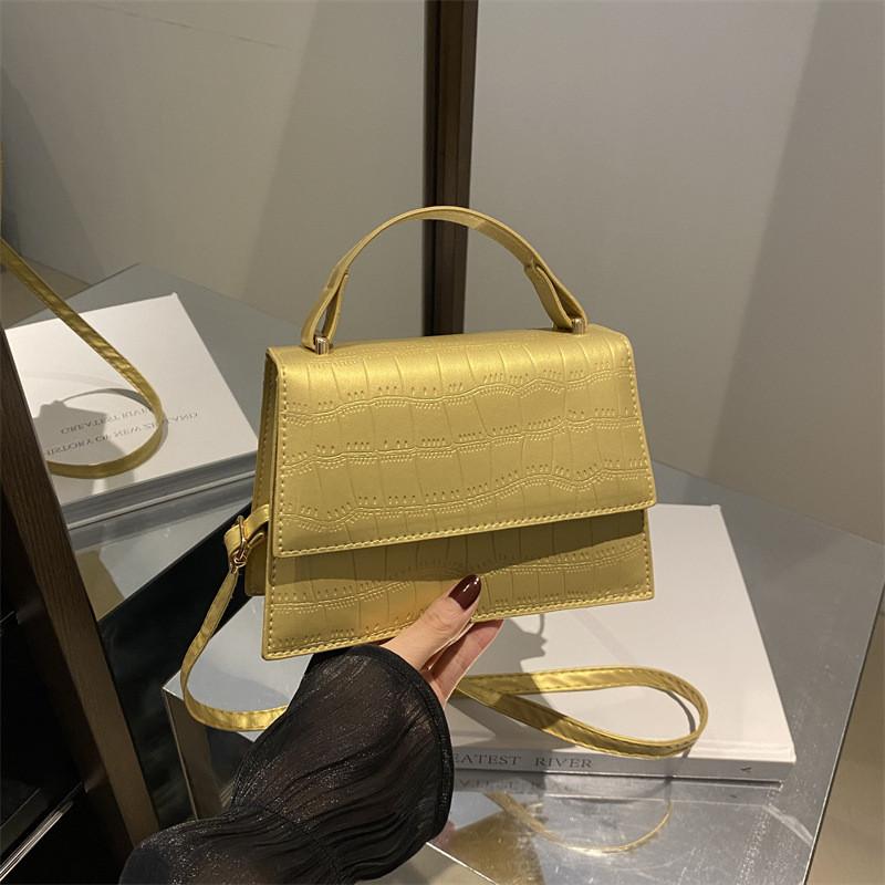 Elegant Contemporary Small Shoulder Handbag In Modern Street Style Designs