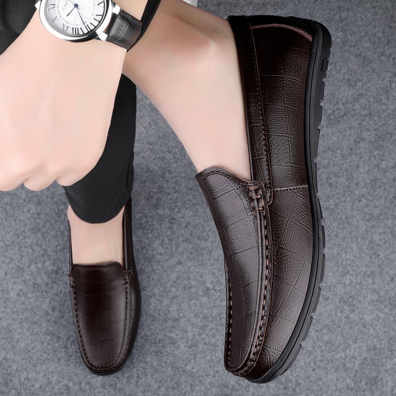 Comfortable new men's driving shoes Leather Loafers Men Casual Shoes soft Slip On Fashion Men Male party Oversized 38-46