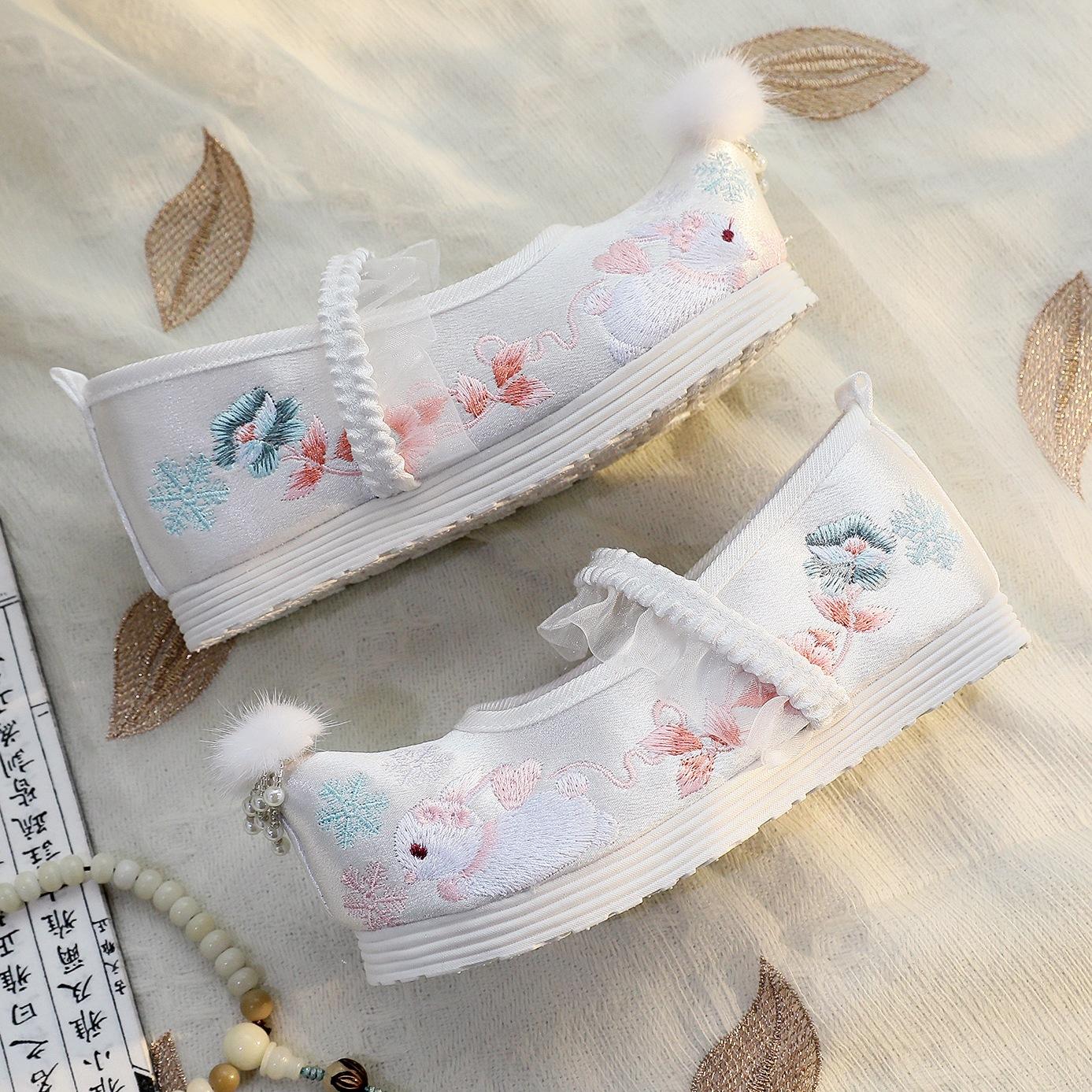

[Snow Rabbit] 2024 New Girls Hanfu Shoes Ancient Embroidered Shoes Princess Performance Flat Children s Shoes Performance Shoes 34（215） білий