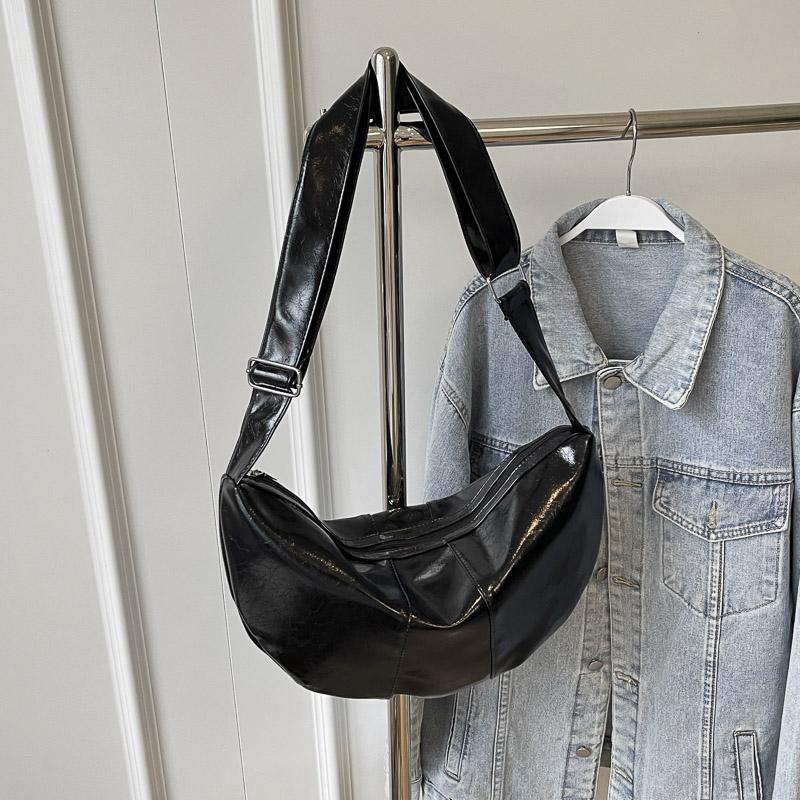 Women Dumpling Crossbody Bag PU Leather Half Moon Everyday Purse Large Capacity Retro Satchel Bag Female Commute Bag