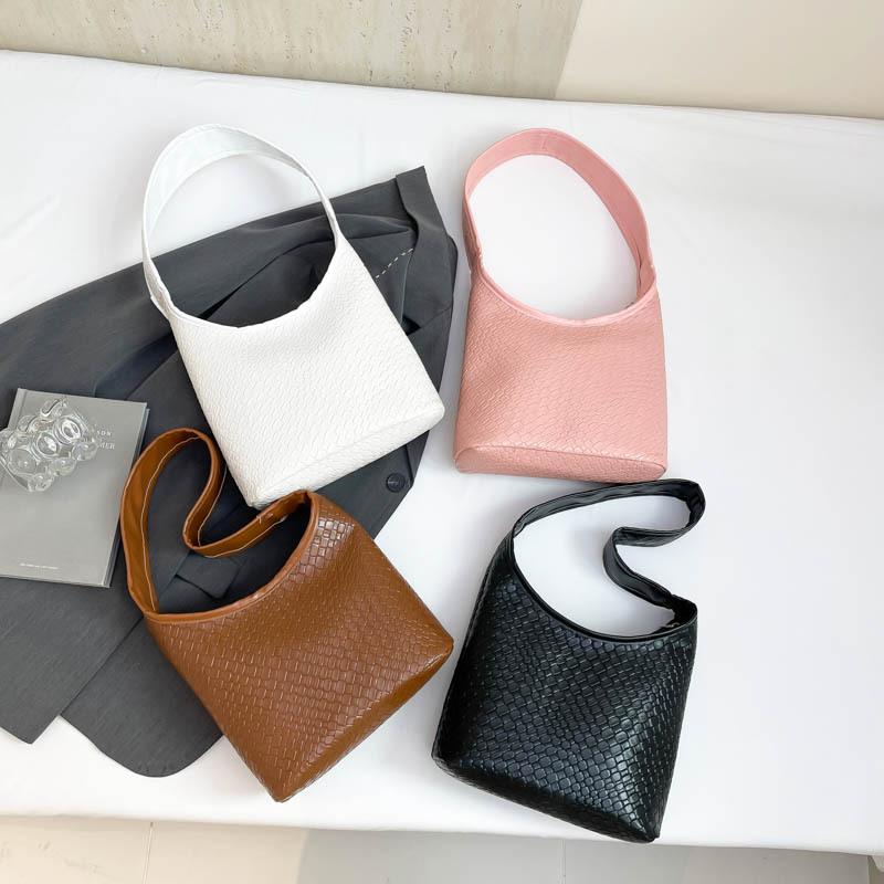 Woven pattern casual 2025 new trendy soft casual minimalist style retro tote shoulder bag