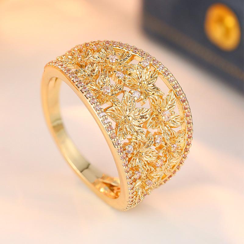 Vintage Inlaid White CZ Flower Women's Ring Classic Gold Color Hand Carving Daily Wear Party Jewelry Anniversary Gift
