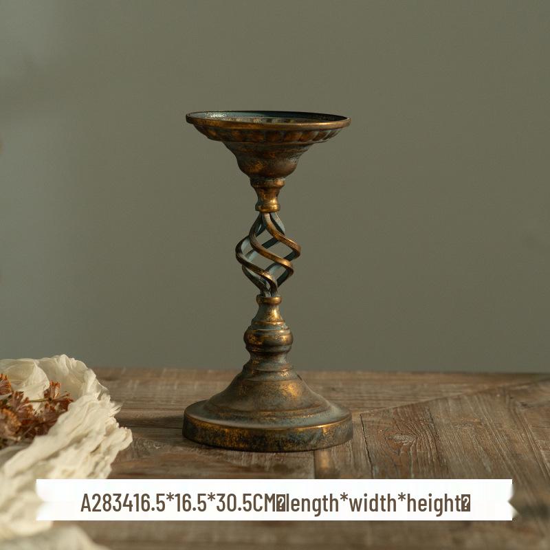 Винтажный ажурный кованый подсвечник для декора гостиной или бара