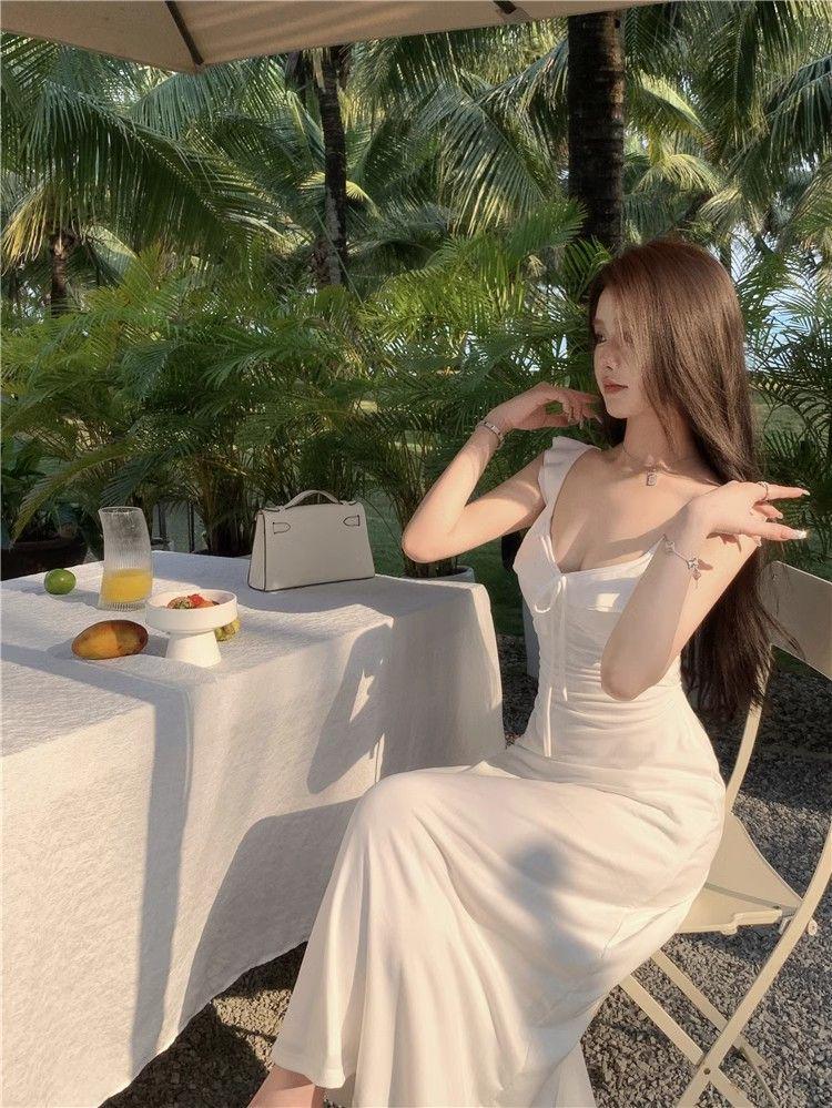French Style Burgundy Backless Summer Dress for Women - Elegant, Exquisite, and Perfect for Beach Vacations
