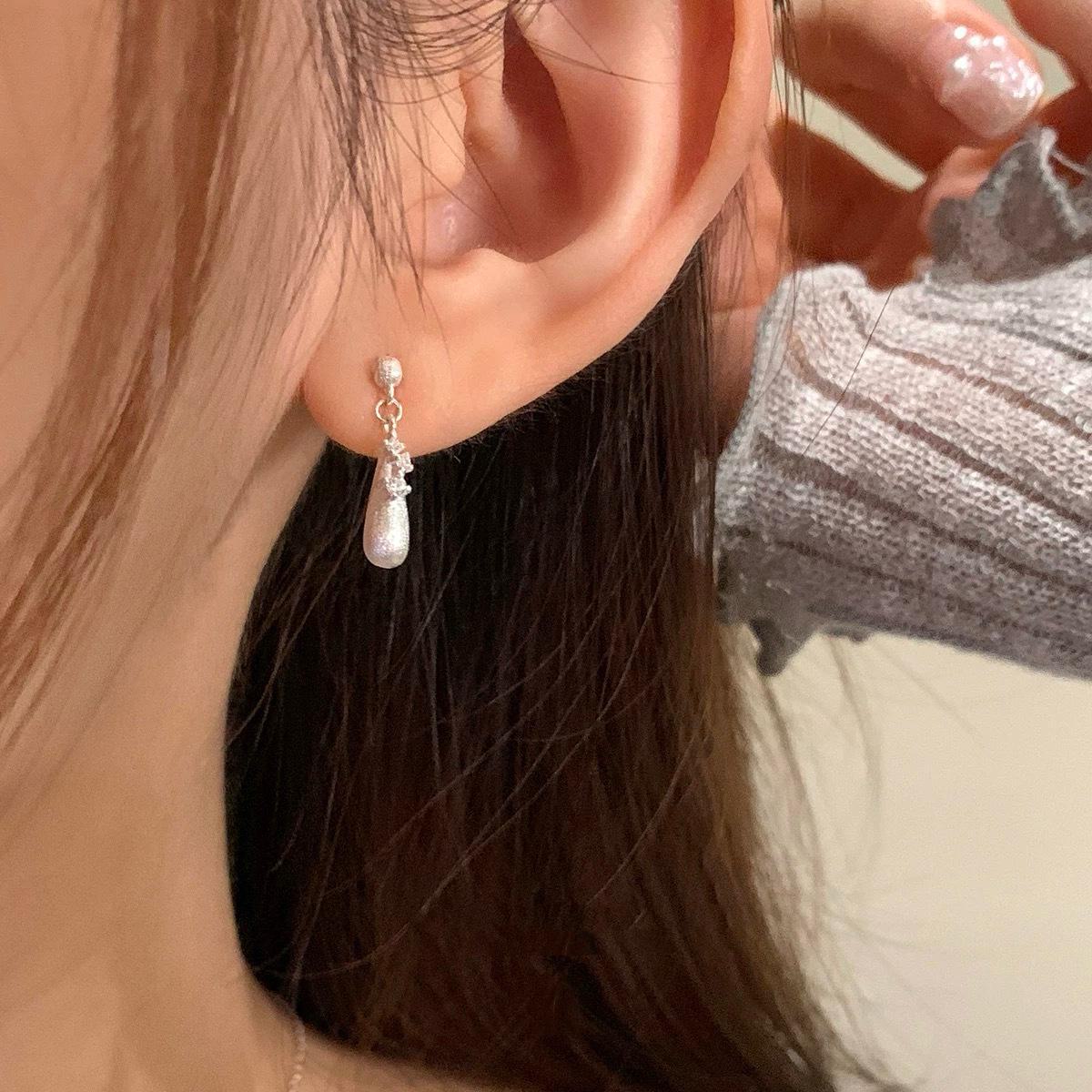 

Элегантный комплект из ожерелья и серег с многоцветным цирконием - универсальные аксессуары высокого класса E0782 Zirconia Teardrop Earrings