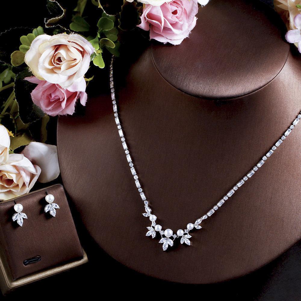 Light Luxury Cold Wind Slightly Inlaid Zircon Exquisite Pearl Collarbone Chain Necklace Neck Chain