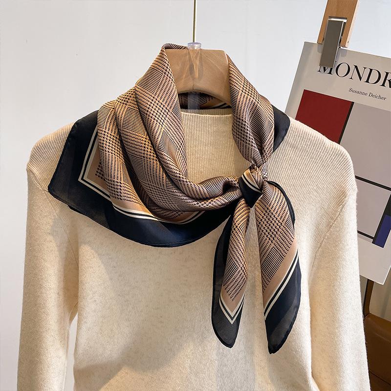 Schwarz-weiß gestreifter kleiner quadratischer Schal Seidenschal Damenkopftuch mit Hemd Professionelle Dekoration Nackenschutzschal Hals dünner Schal