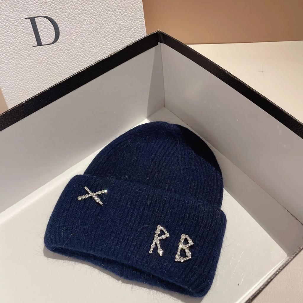 Echte Kaninchenfell Diamanten Buchstaben Mützen Hüte Für Damen Winter Warm Gestrickte Mütze Berühmte Marke Lady Lässig Mütze Skimütze